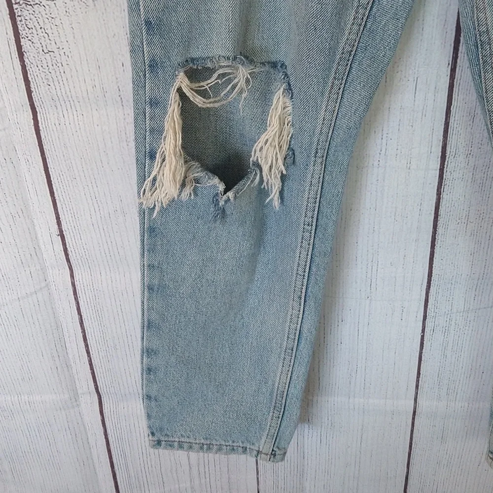 Top Shop distressed knee mom jeans size 28